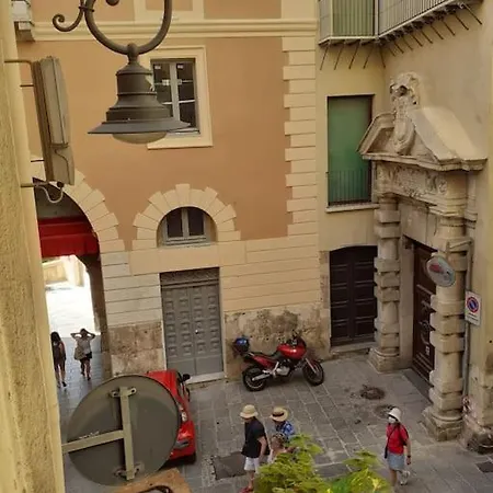 Casa Farci - - A/c Wifi شقة كالياري
